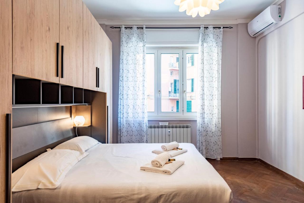 Ferienwohnung Joivy Cute Flat With Terrace Genua Exterior foto