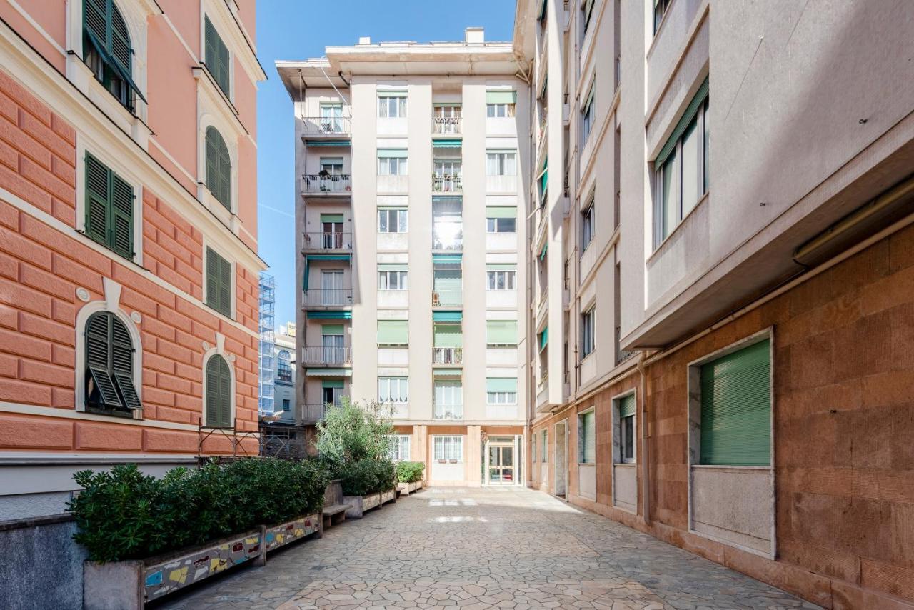 Ferienwohnung Joivy Cute Flat With Terrace Genua Exterior foto